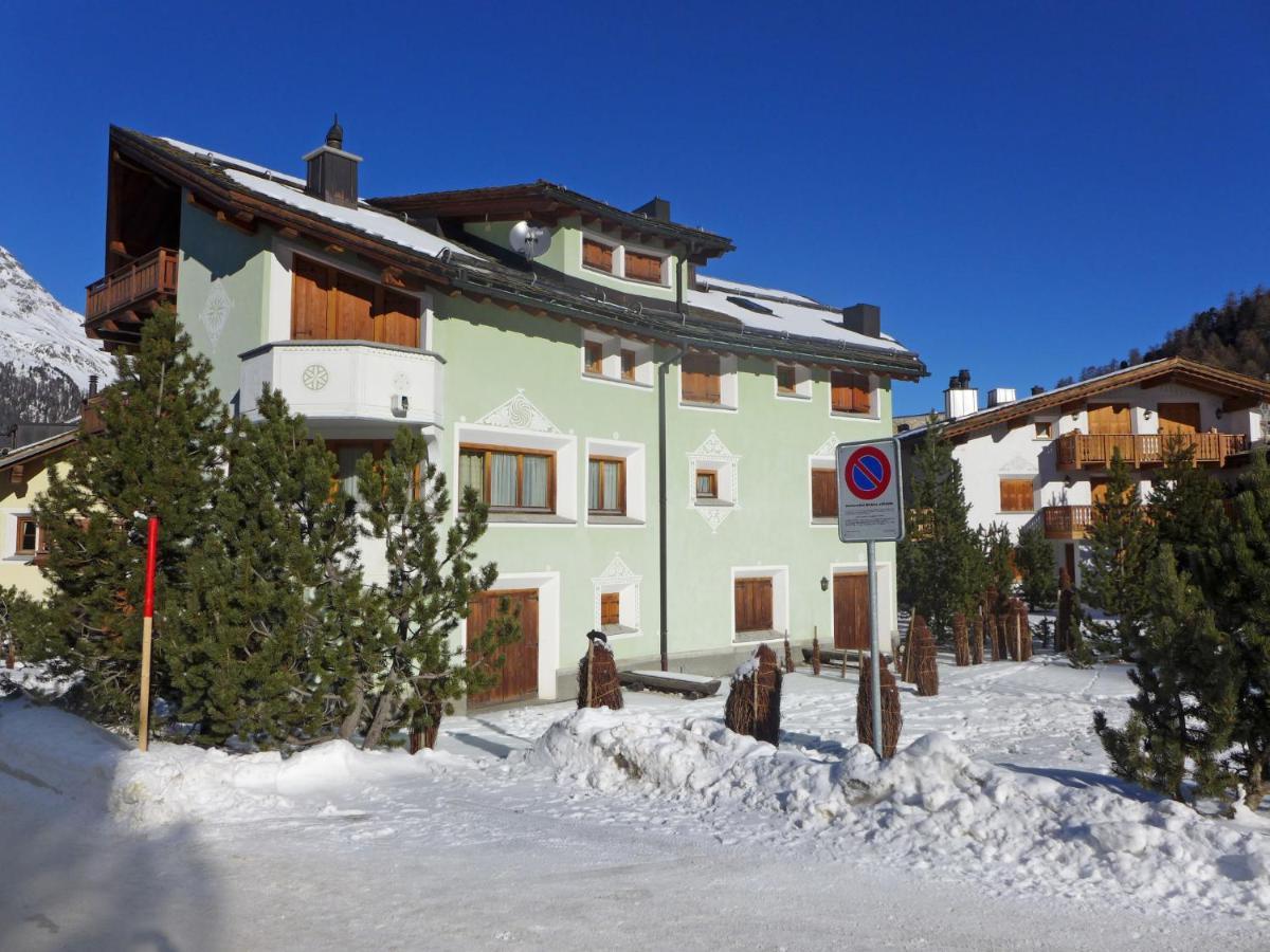 Apartment Chesa Vadret Surlej Bagian luar foto