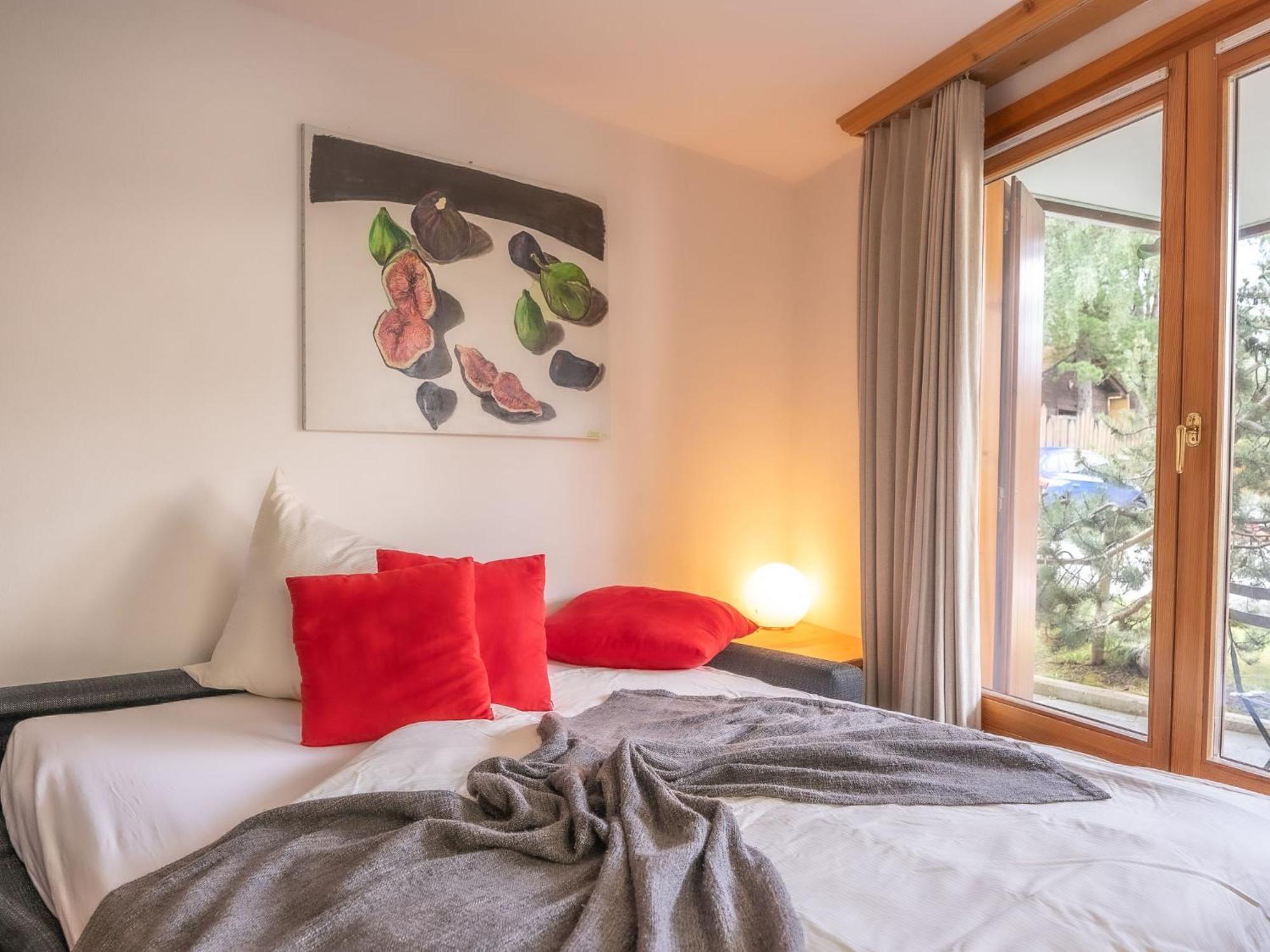 Apartment Chesa Vadret Surlej Bagian luar foto